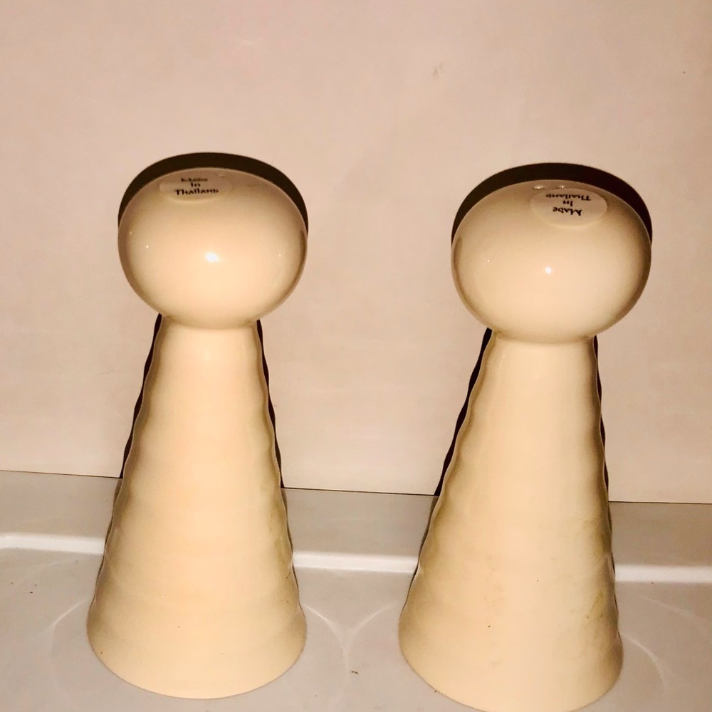 New Salt and Pepper Shakers made in Thailand - Picture 4 of 16